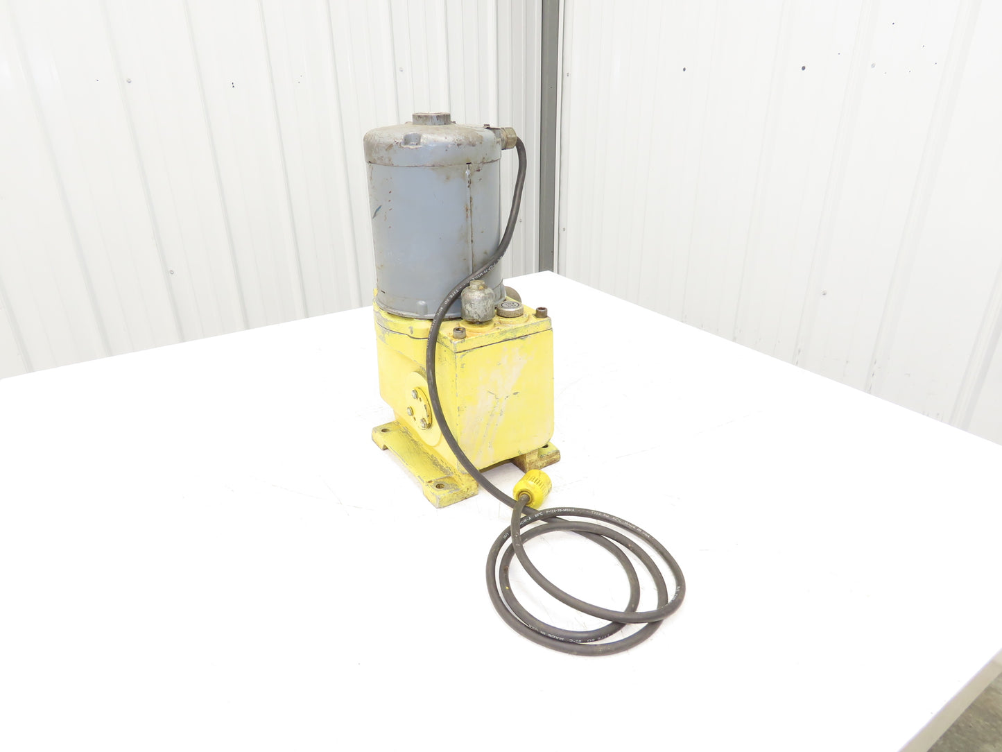 Pulsafeeder Hydracone R1 Metering Pump Hydraulically Actuated Diaphragm 1/4Hp