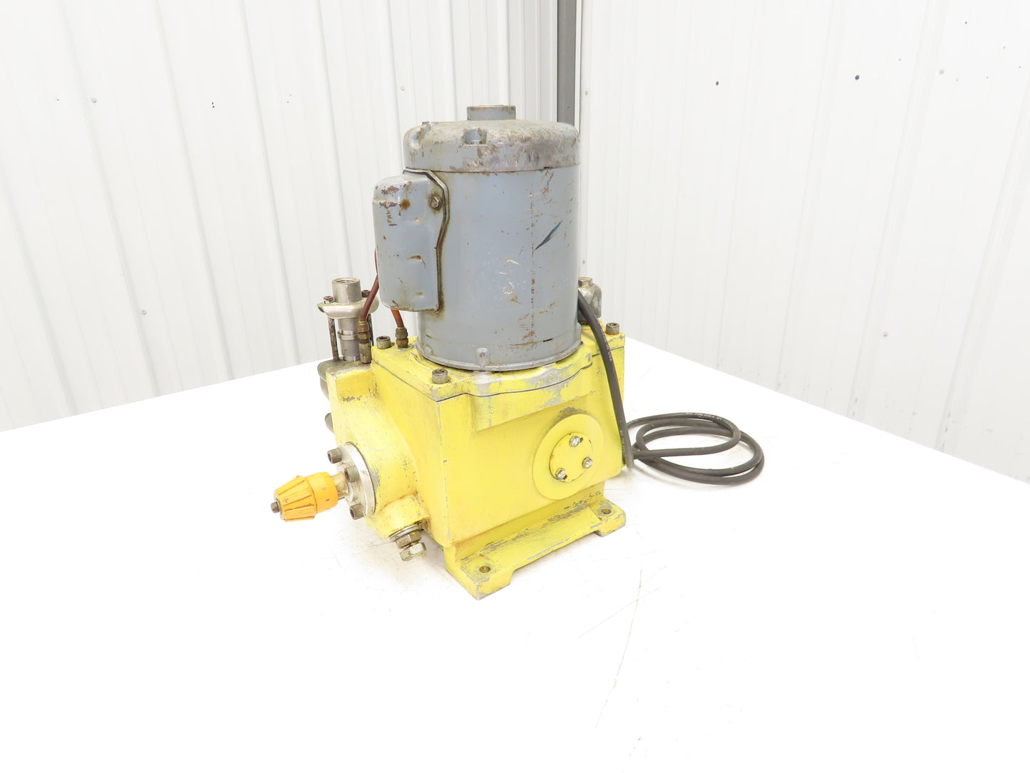 Pulsafeeder Hydracone R1 Metering Pump Hydraulically Actuated Diaphragm 1/4Hp