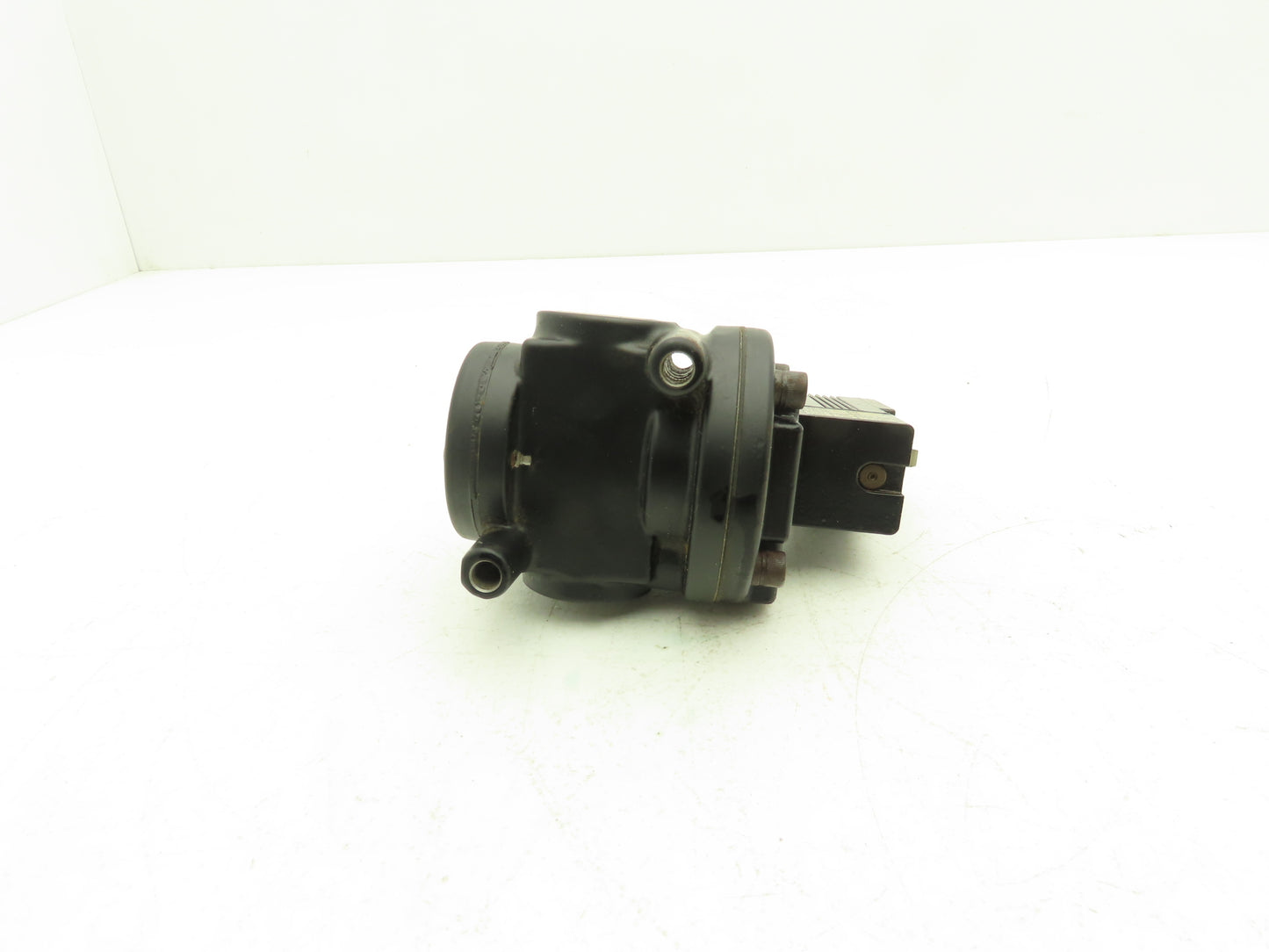 Norgren A1014C-A1 Poppet Solenoid Valve W 120VAC Control 1/2" NPT 150 PSIG NC