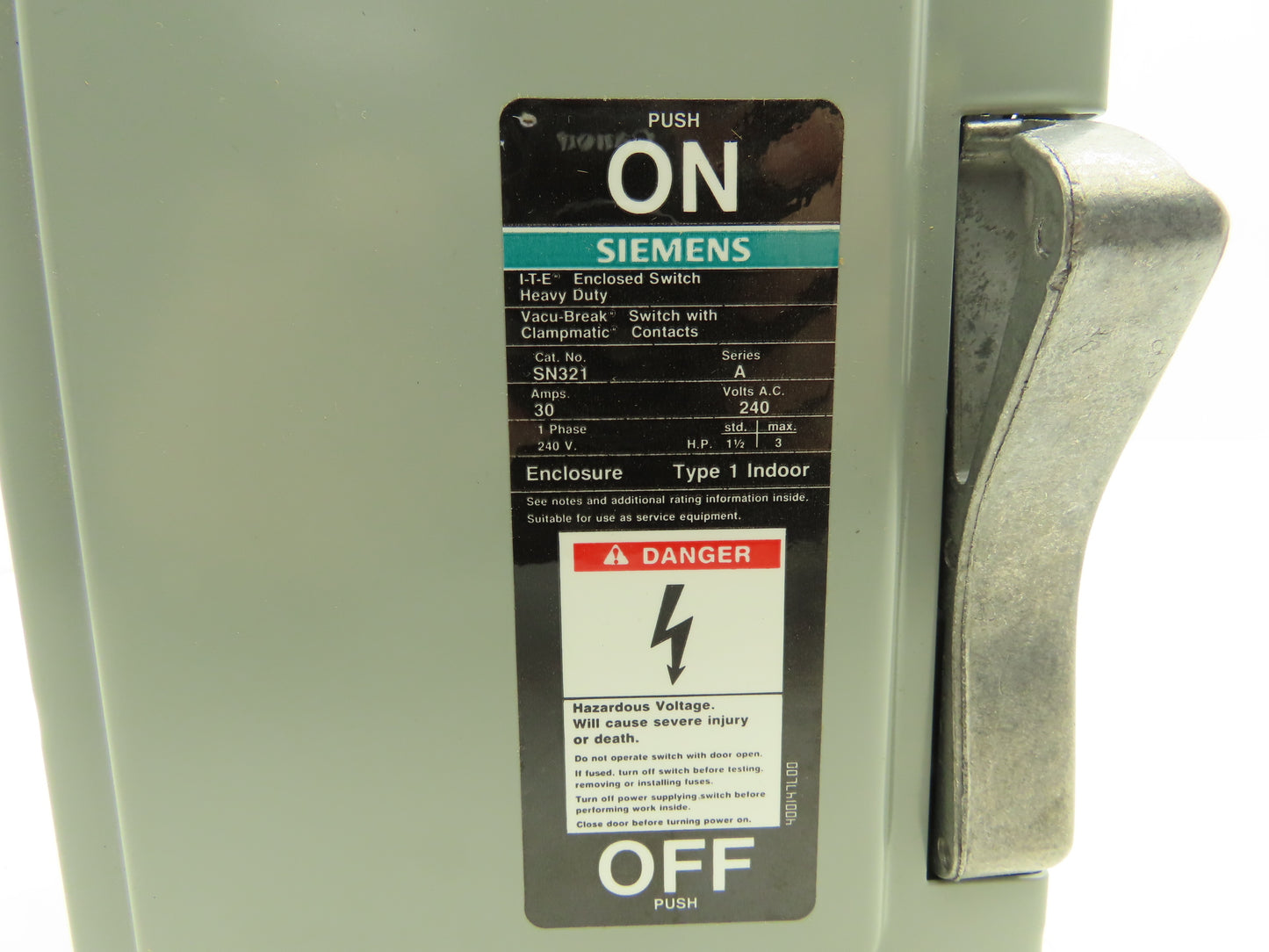 Siemens SN321 30A Fusible Heavy Duty Disconnect 240VAC 2 Pole Type 1 Series A