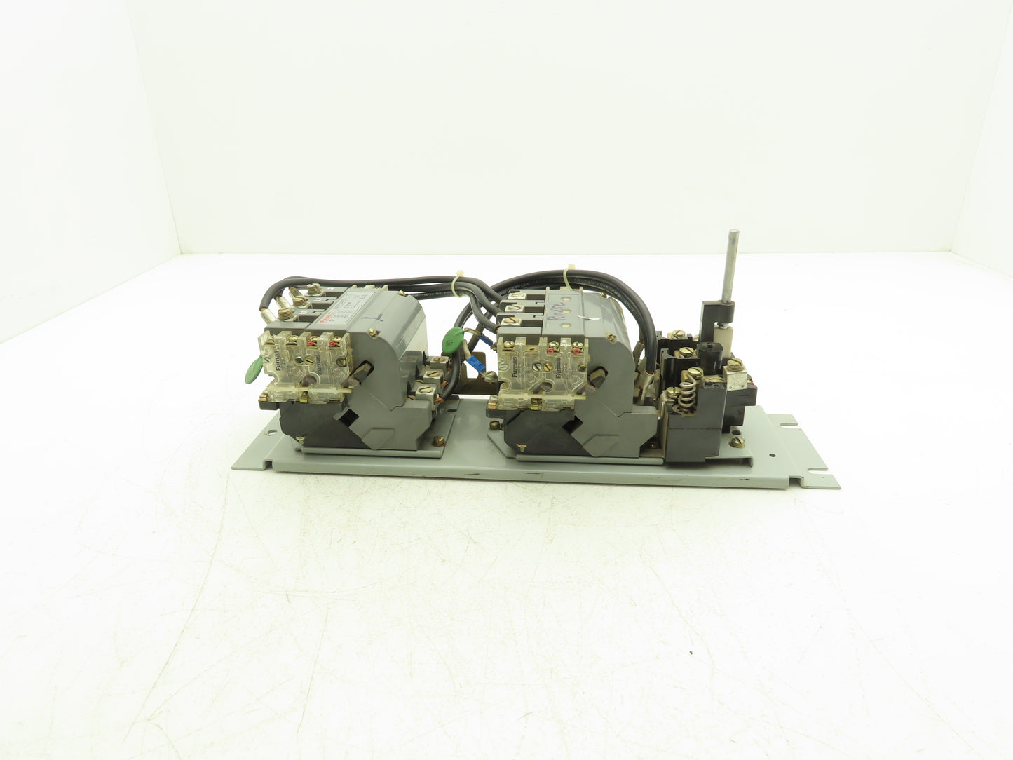 Furnas 22FP32AFE3 Reversing Motor Starter 25Hp Size 2 Max 45A 600 VAC Overload
