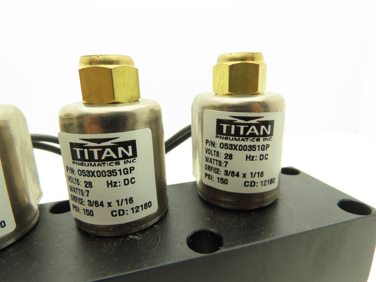 Titan Pneumatic 3-Station Kneeling Module Solenoid Valve Manifold 28VDC 1/4"NPT
