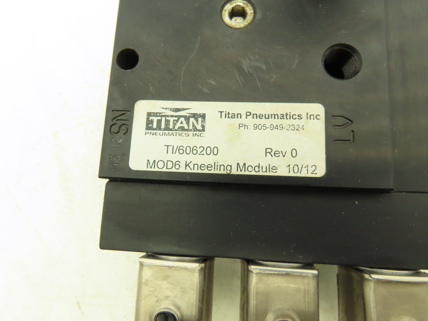 Titan Pneumatic 3-Station Kneeling Module Solenoid Valve Manifold 28VDC 1/4"NPT