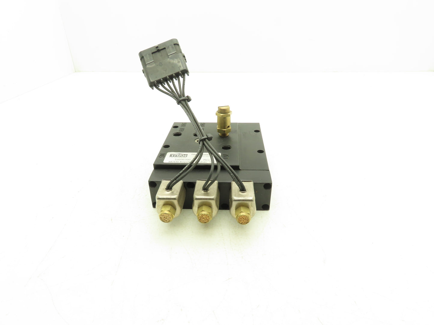 Titan Pneumatic 3-Station Kneeling Module Solenoid Valve Manifold 28VDC 1/4"NPT