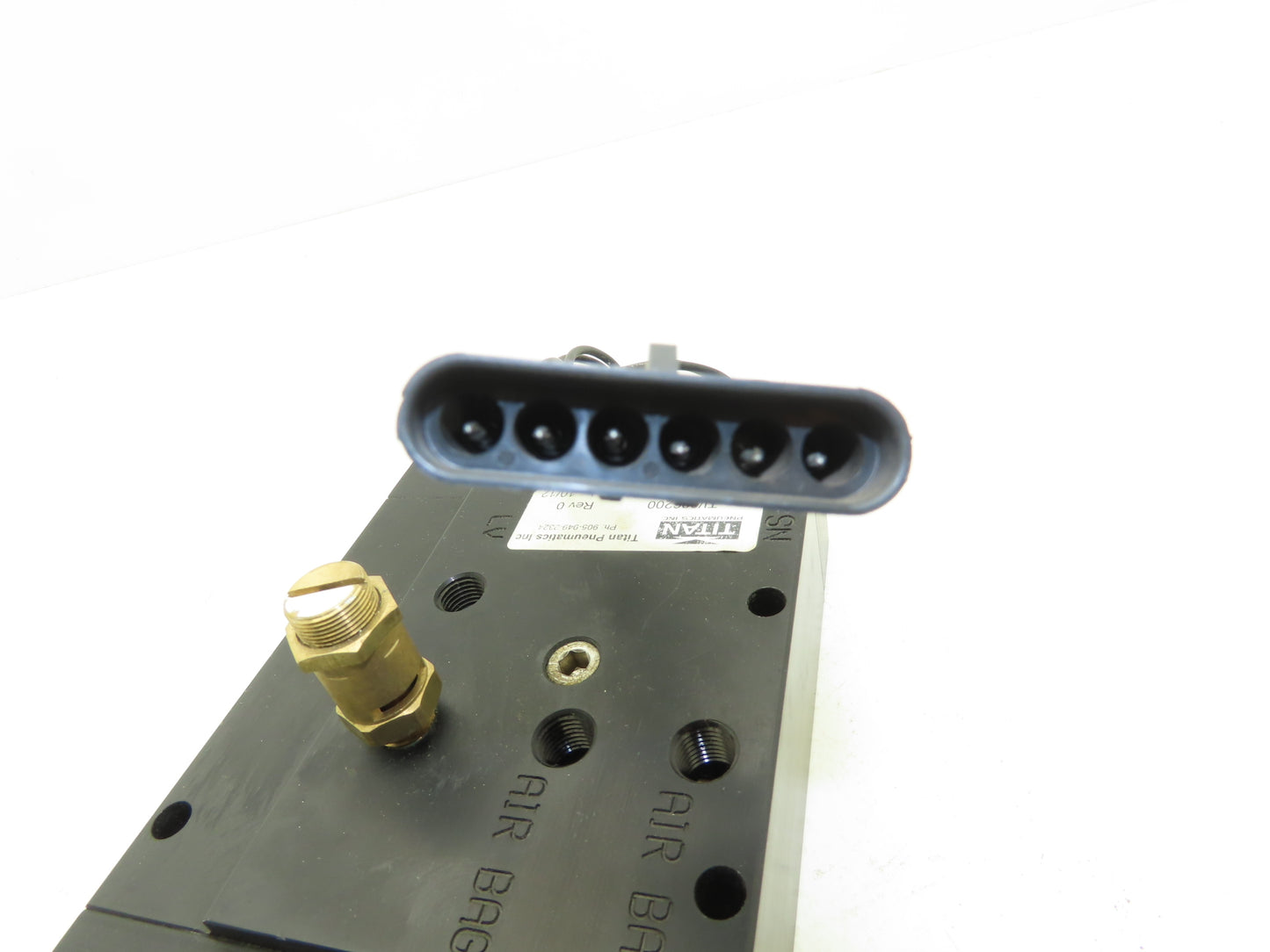 Titan Pneumatic 3-Station Kneeling Module Solenoid Valve Manifold 28VDC 1/4"NPT