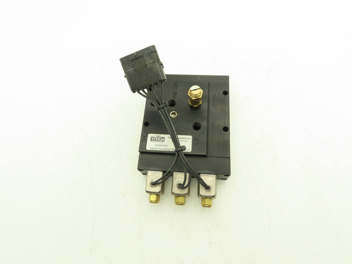 Titan Pneumatic 3-Station Kneeling Module Solenoid Valve Manifold 28VDC 1/4"NPT