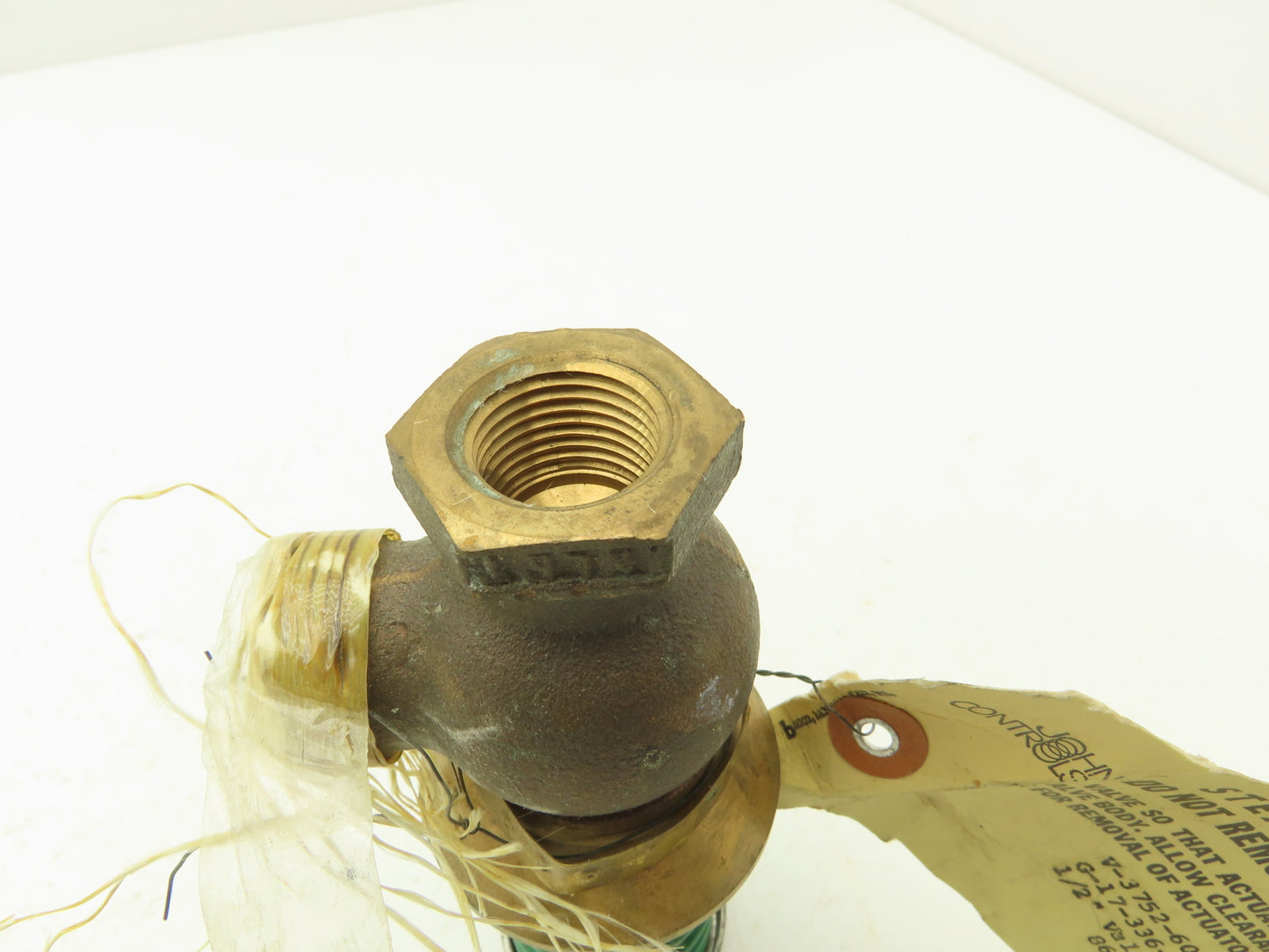 Johnson Controls V-3752-6007 1/2" Steam Union Angle Valve 3-6 PSI