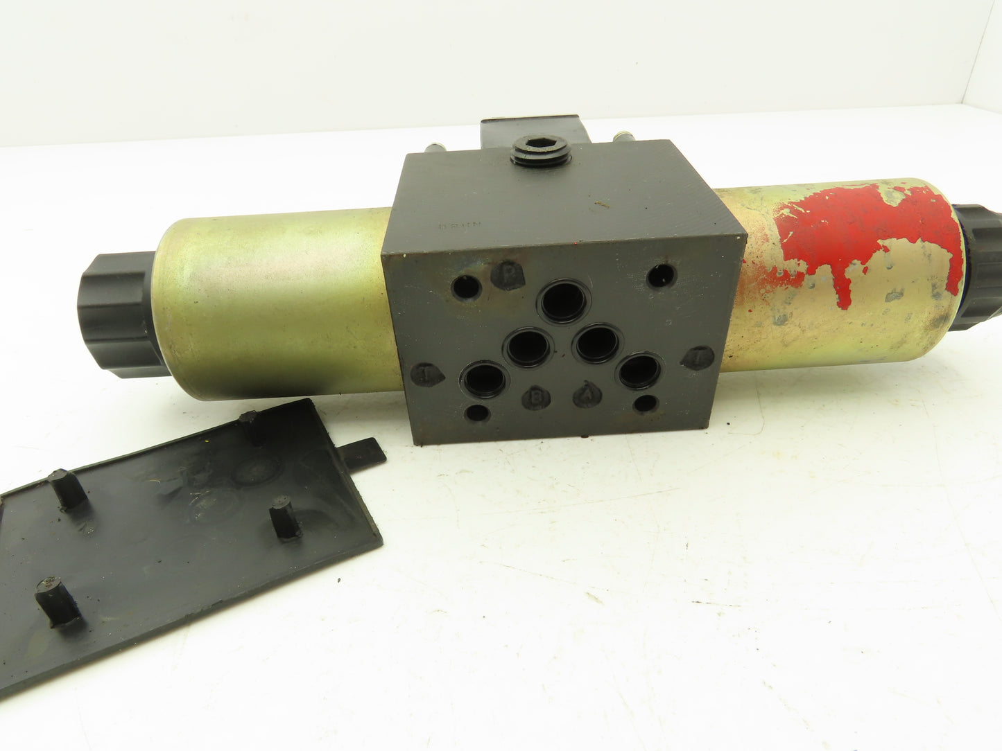 Parker D3W4CNYCS456 30 Hydraulic Directional Control Solenoid Valve 120VAC .30A