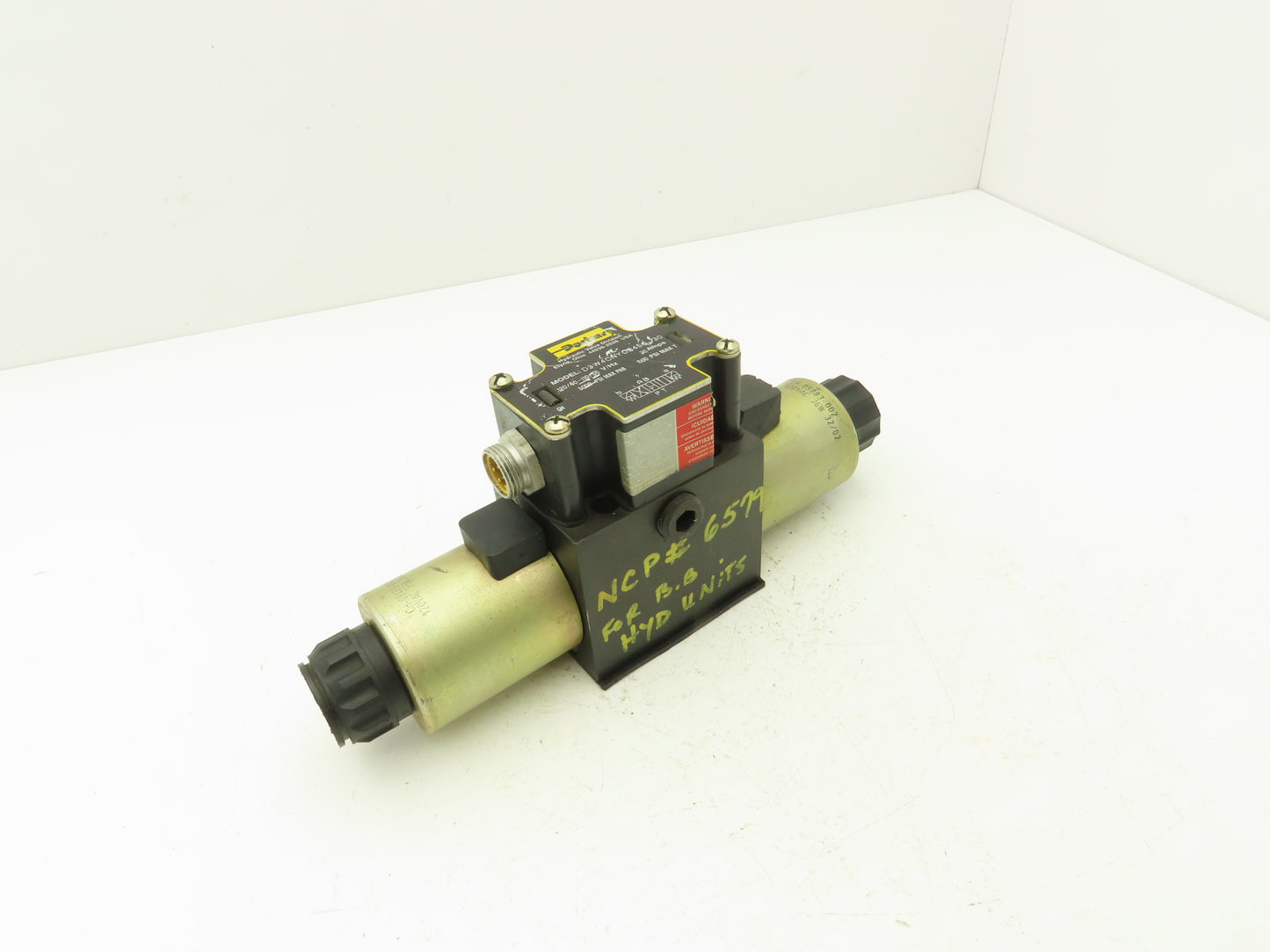Parker D3W4CNYCS456 30 Hydraulic Directional Control Solenoid Valve 120VAC .30A