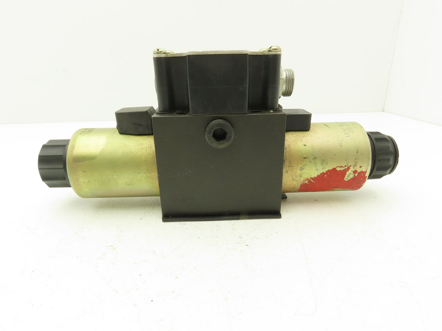 Parker D3W4CNYCS456 30 Hydraulic Directional Control Solenoid Valve 120VAC .30A