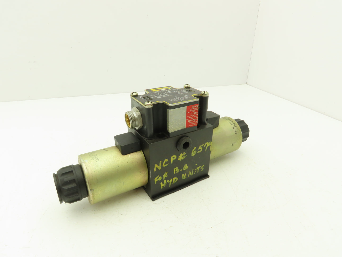 Parker D3W4CNYCS456 30 Hydraulic Directional Control Solenoid Valve 120VAC .30A