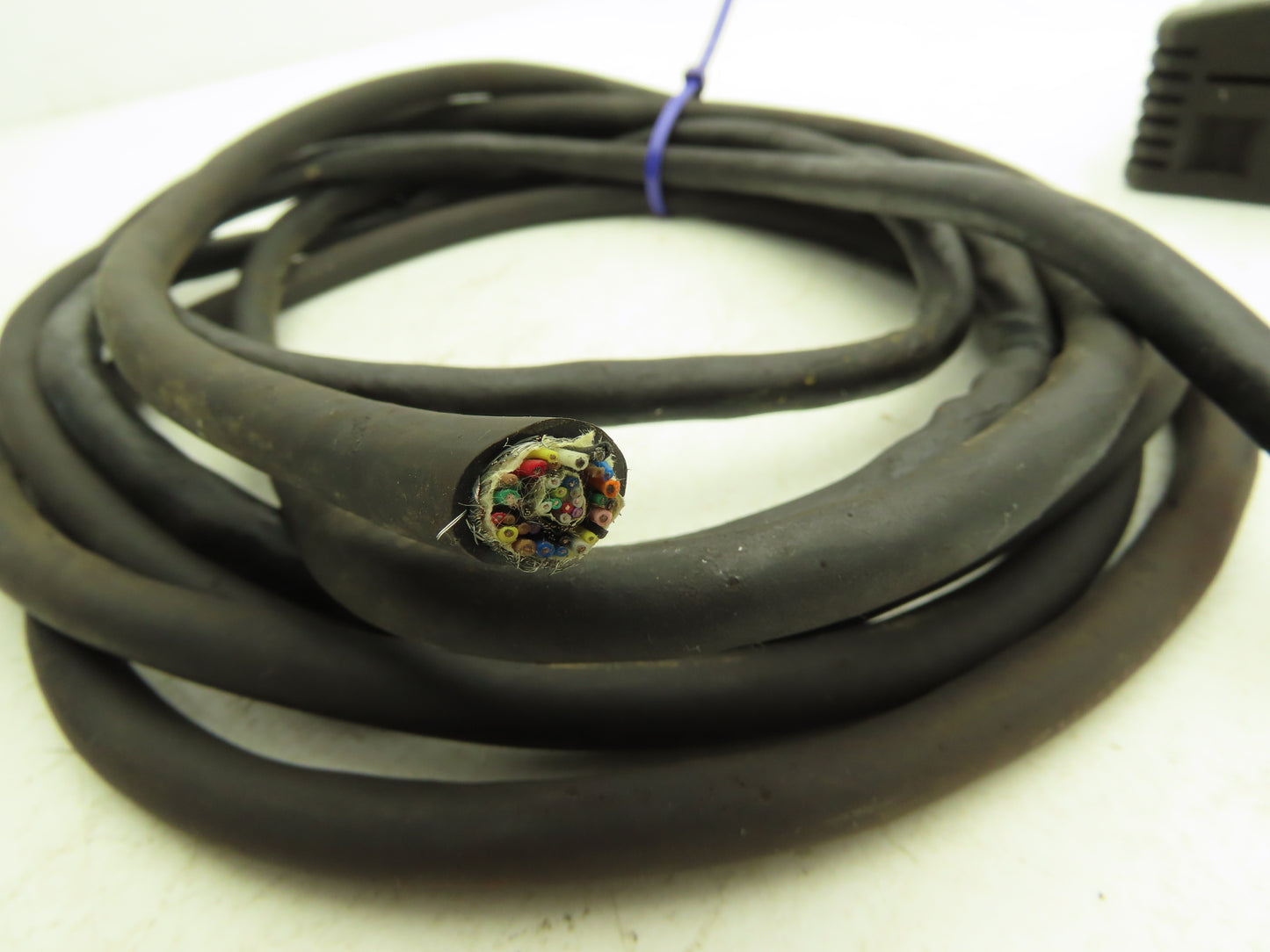 Idec HG2R-SS62BH-MK1260 Robot Teach Pendant Display With E-Stop & Cord *Photos