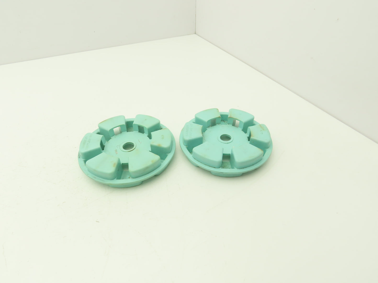 Magnaloy 670 Flexible Coupling Insert Teal Color-Hytrel Material Lot of 2