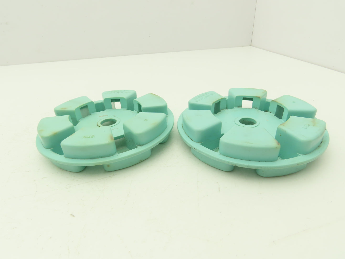 Magnaloy 670 Flexible Coupling Insert Teal Color-Hytrel Material Lot of 2