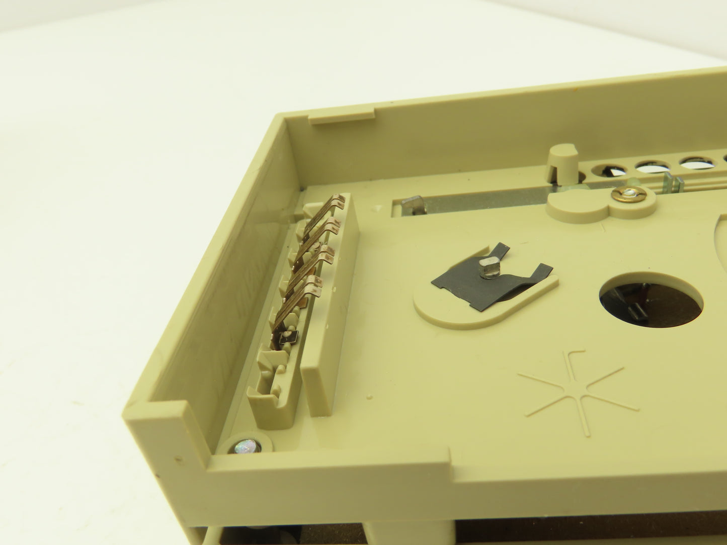 Honeywell T874D1165 Multistage Thermostat 24V 2 Stage Heating 2 Stage Cooling