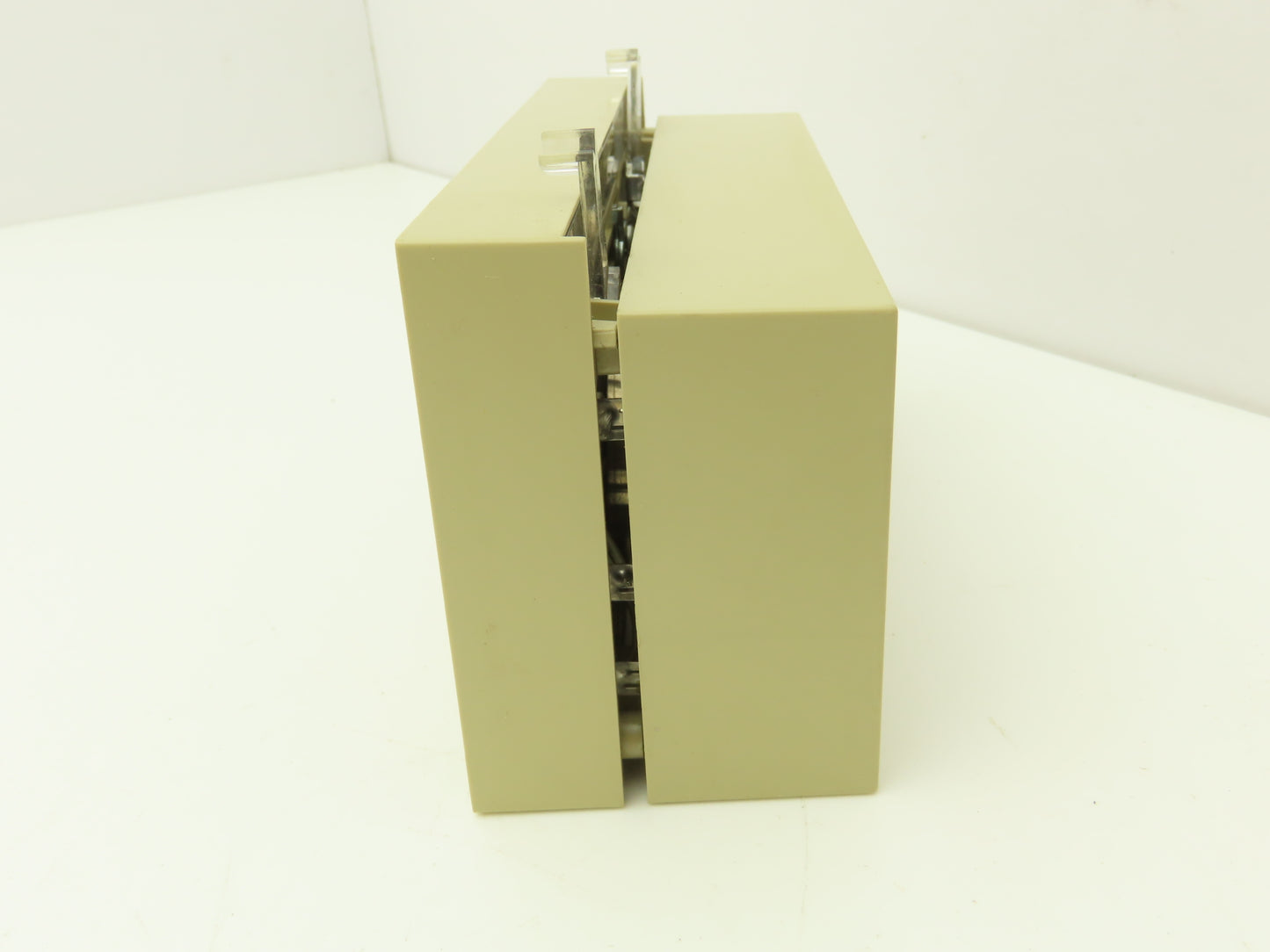 Honeywell T874D1165 Multistage Thermostat 24V 2 Stage Heating 2 Stage Cooling