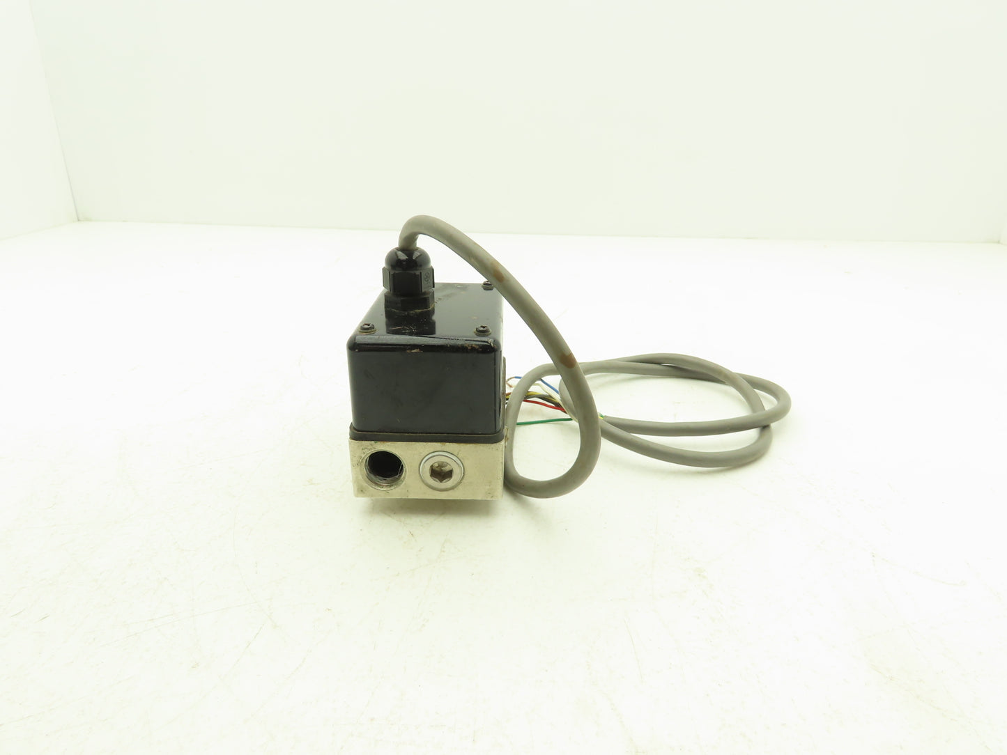 Taiyo DFS3-1200-DC24V-5 Digital Flow Switch 3/8" NPT 1MPa 24VDC *Read