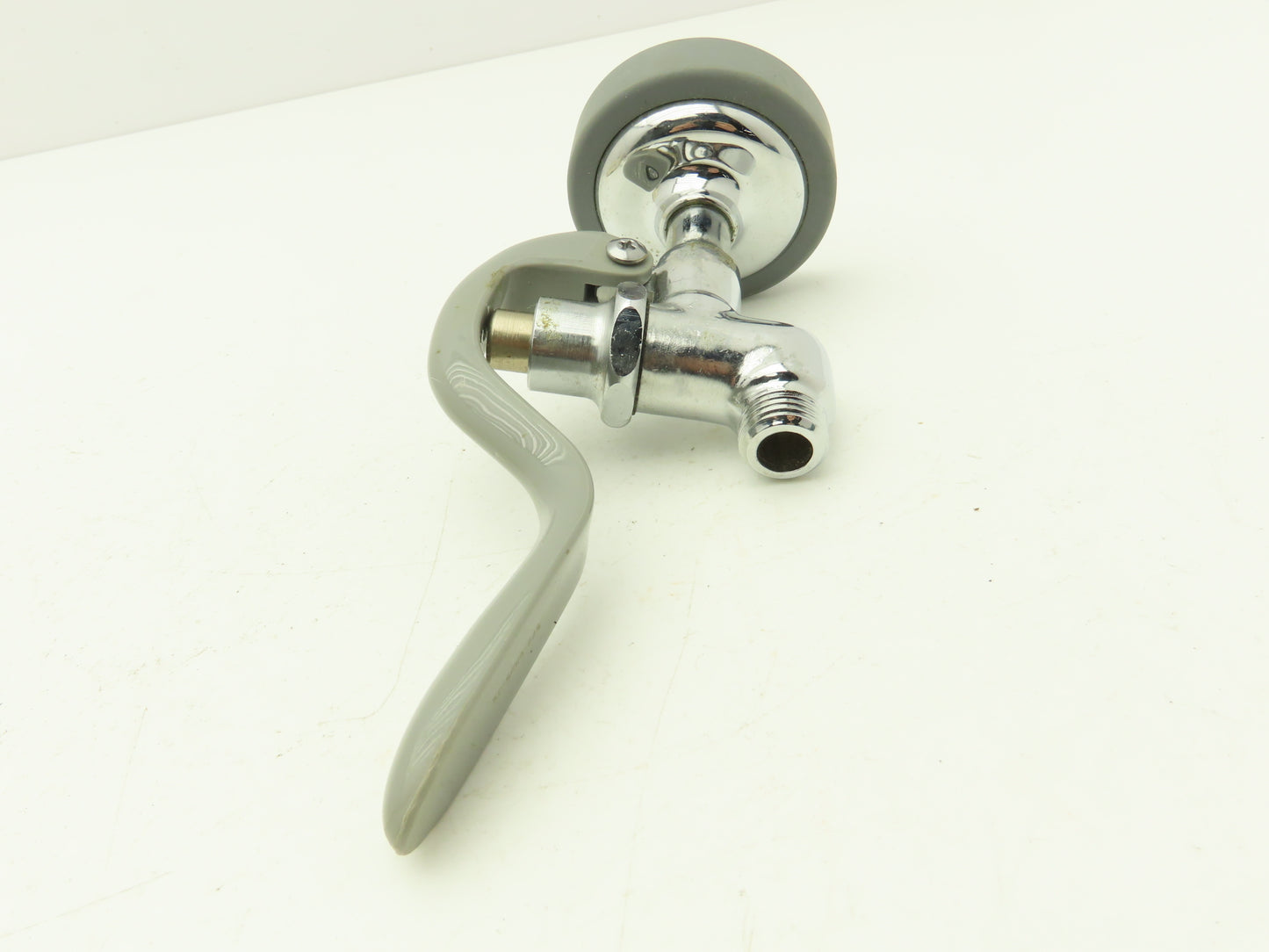 T&S B-107 Spray Valve W Grey Rubber Bumper DOE Spray Face 1.15 GPM @60PSI