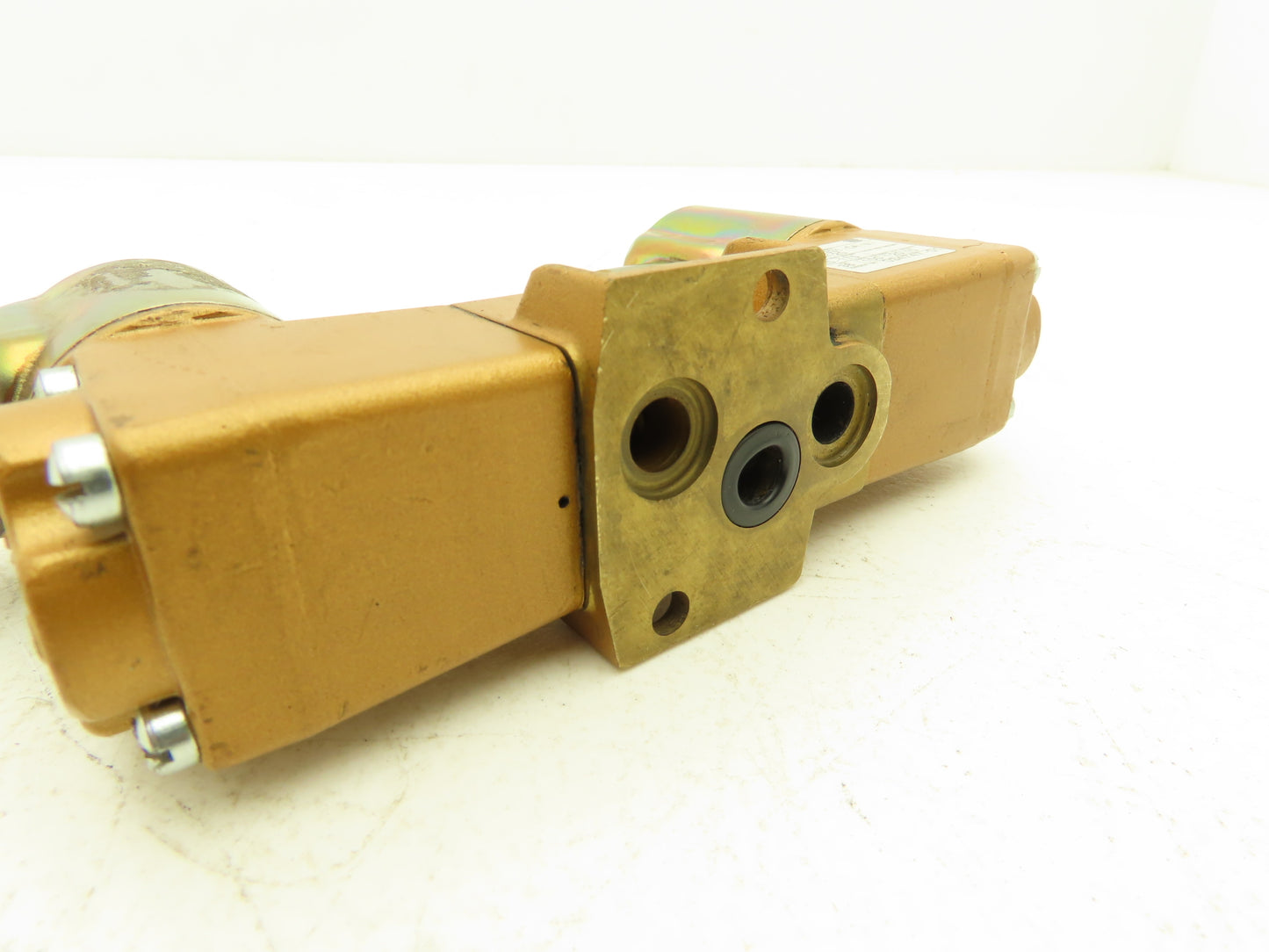 Versa VGG-3331-CA-U-15-A120 Pneumatic Double Solenoid Valve 3-Way 120V
