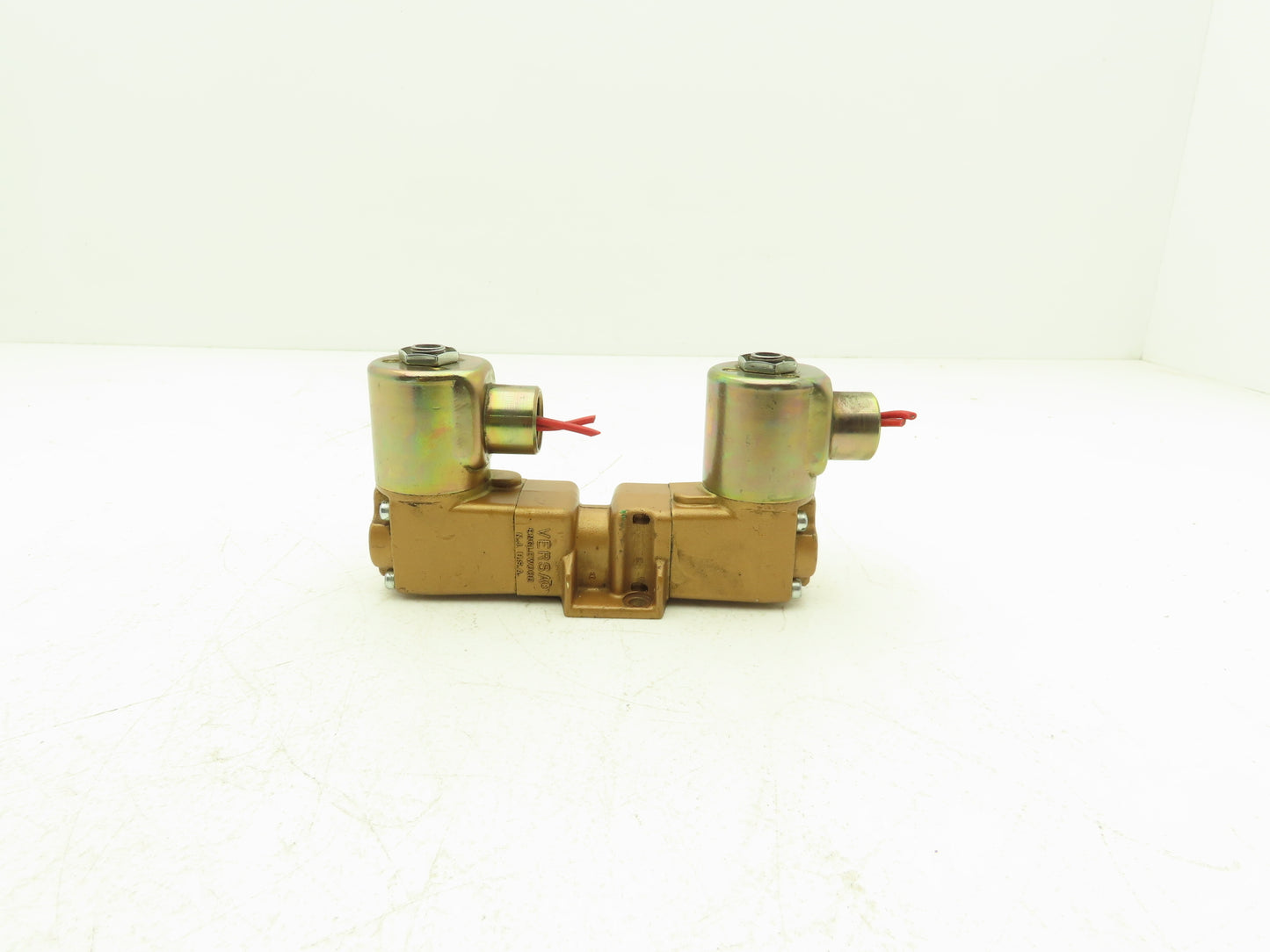 Versa VGG-3331-CA-U-15-A120 Pneumatic Double Solenoid Valve 3-Way 120V