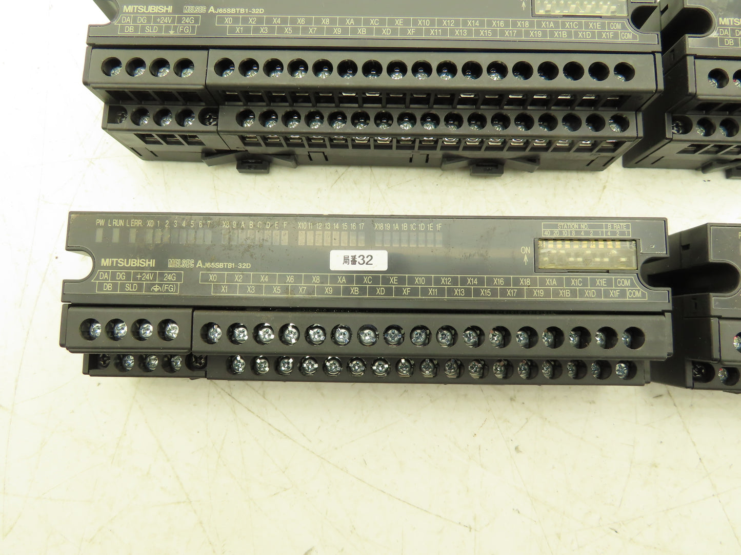 Mitsubishi Aj65SBTB1-32D Remote Digital Input 32 Point 24VDC MELSEC-A Lot of 8