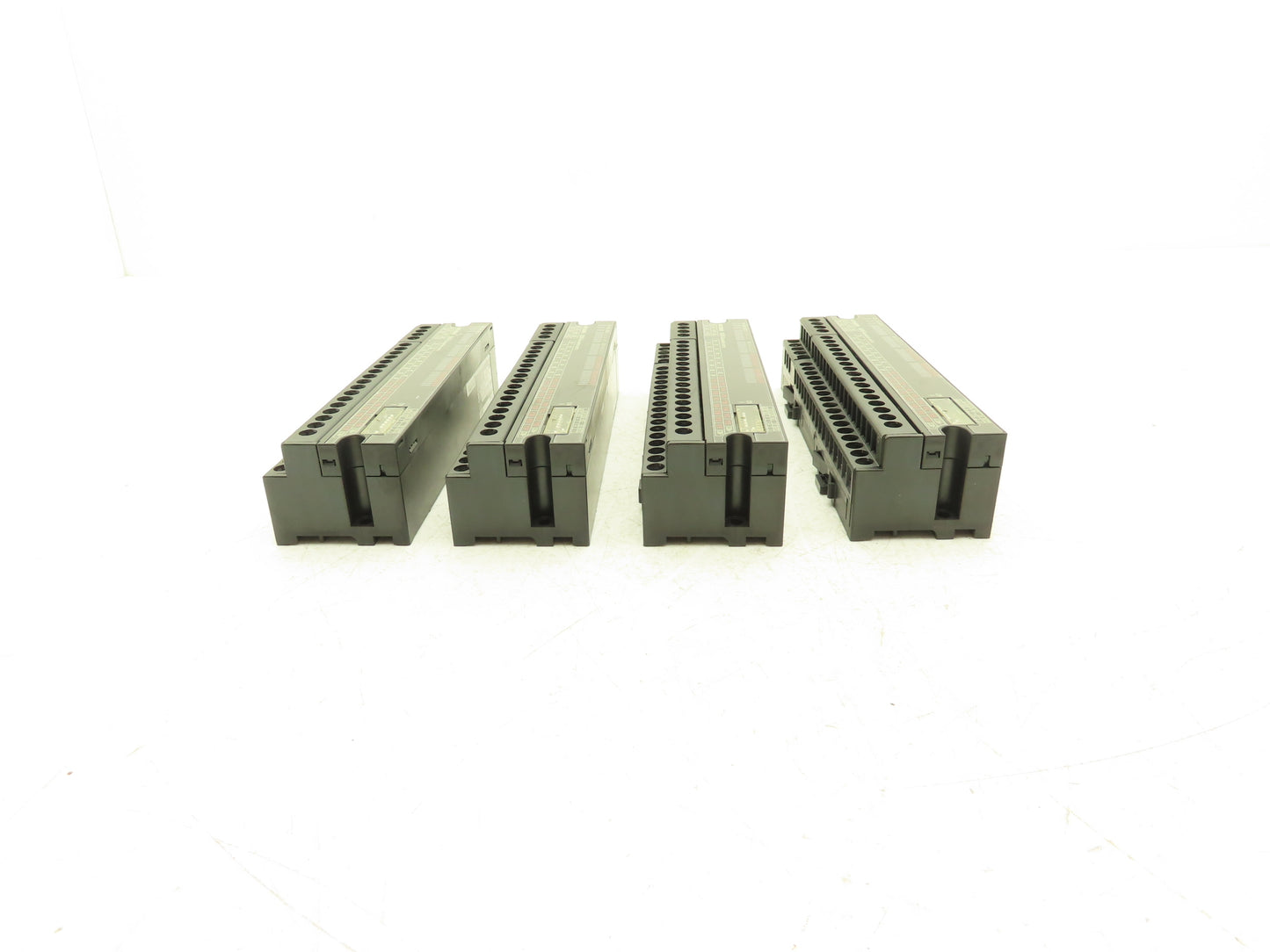 Mitsubishi Aj65SBTB1-32DT2 Remote Digital I/O 32 Point 24VDC MELSEC-A Lot of 4