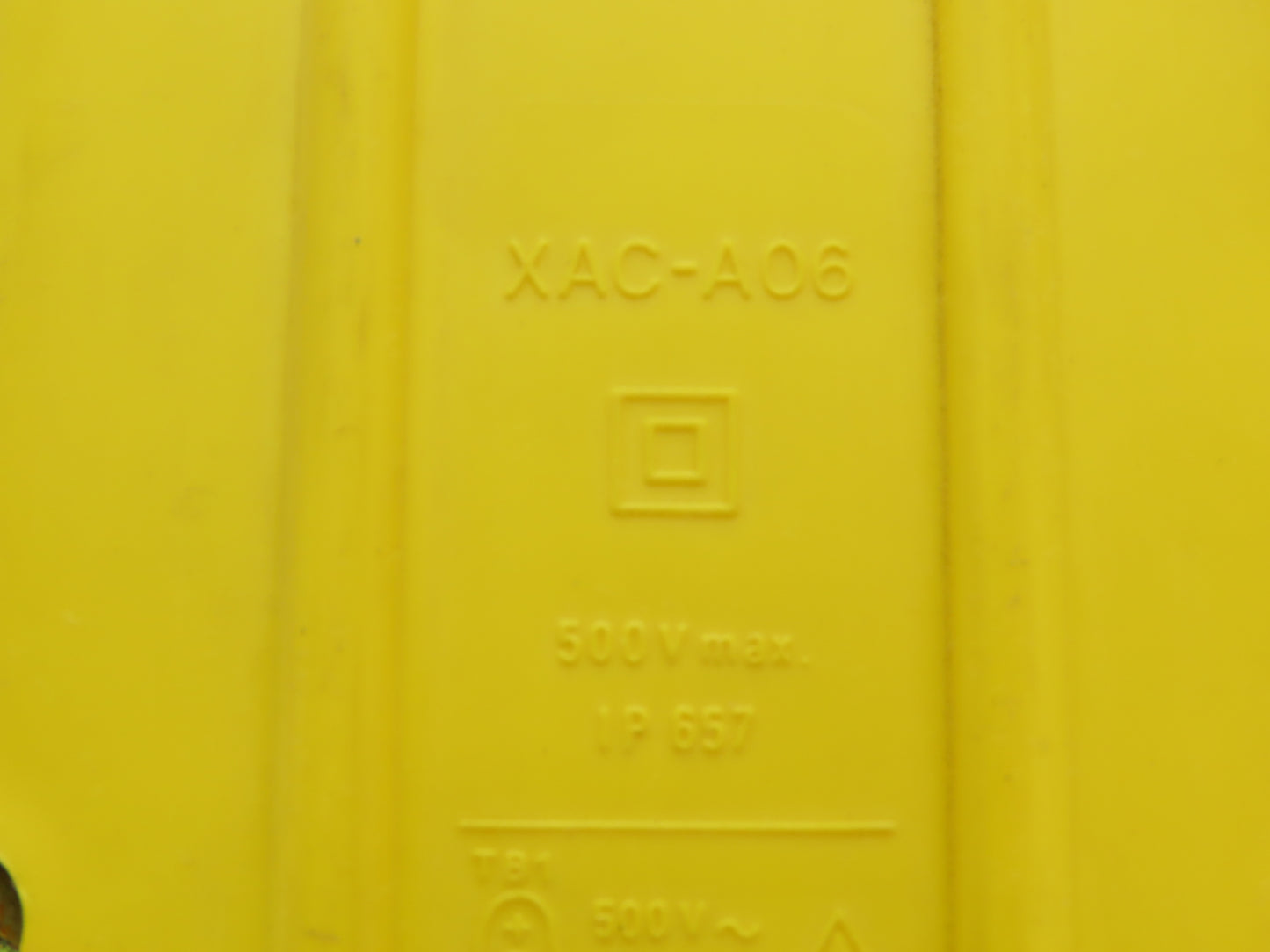 Telemecanique XAC-A06  6-Station Pushbutton Control Pendant Enclosure Empty 500V