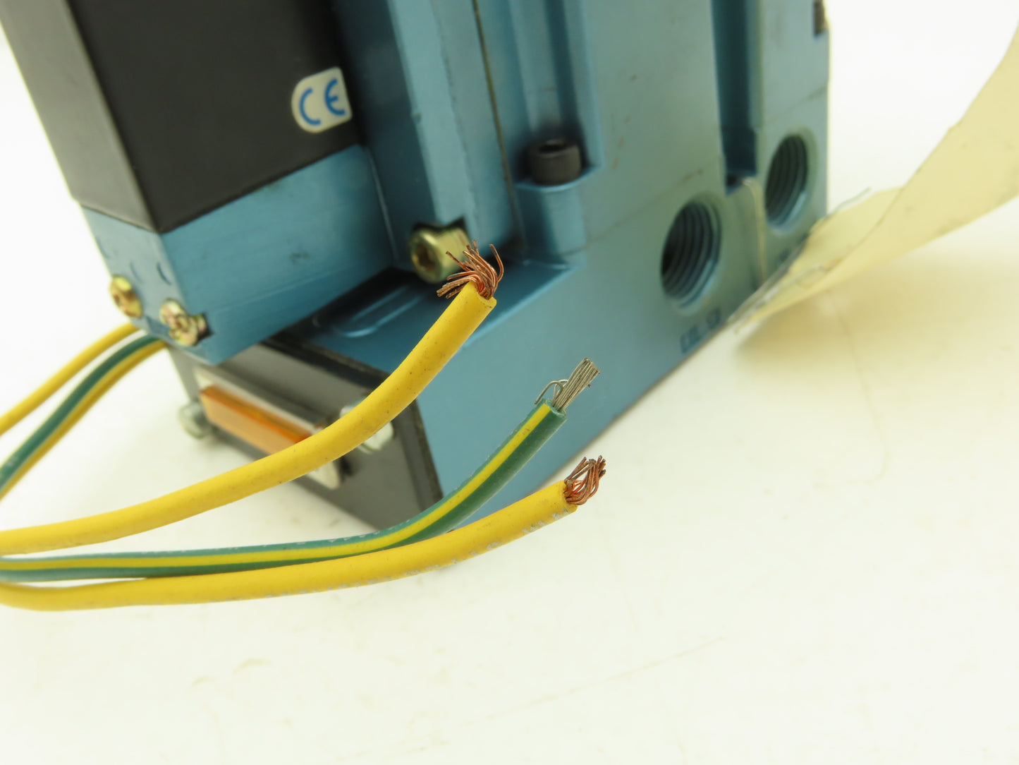 MAC 6513B-222-PM-111DA Pneumatic Solenoid Valve 4 Way Light 120VAC 50/60Hz