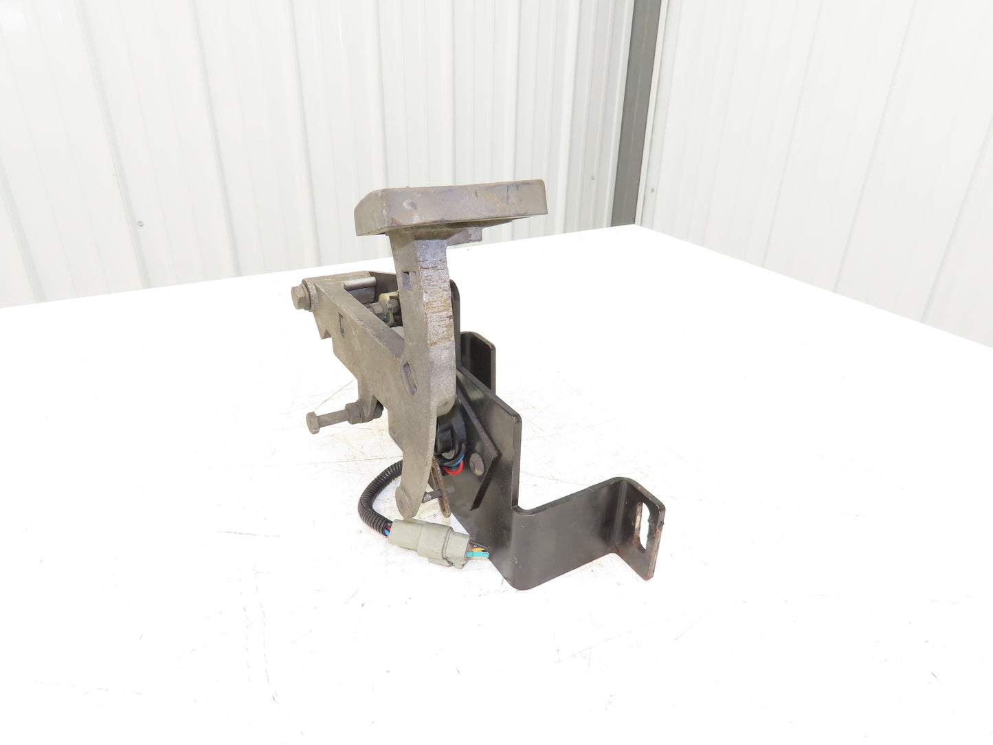 Yale Forklift Throttle Accelerator Pedal Bracket & Potentiometer Off ERC100HHN
