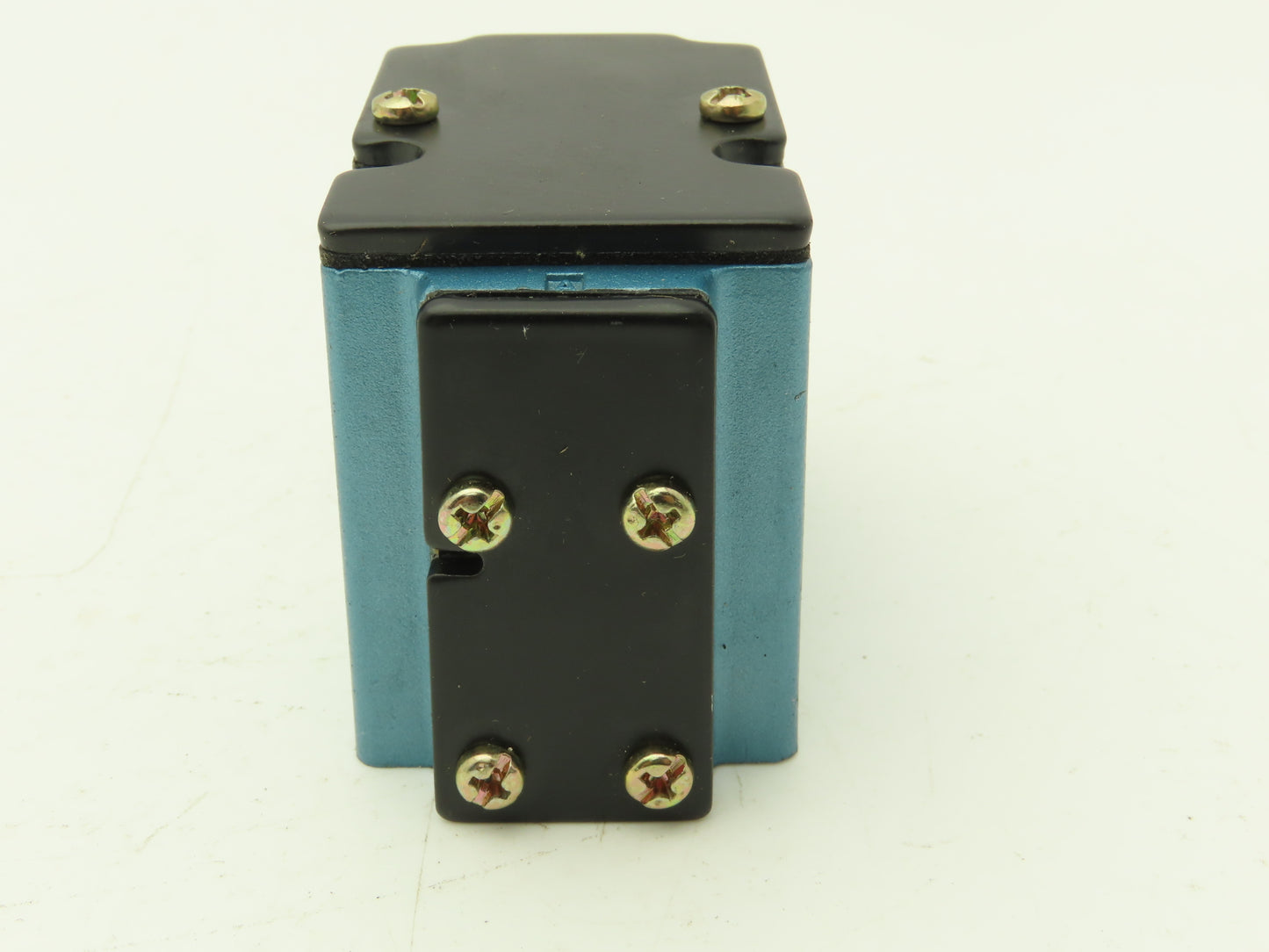 Mac 6222C-000-RA Pneumatic 4-Way Air Valve