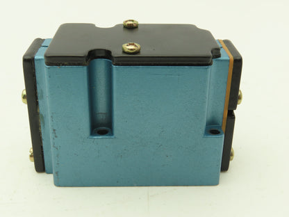 Mac 6222C-000-RA Pneumatic 4-Way Air Valve