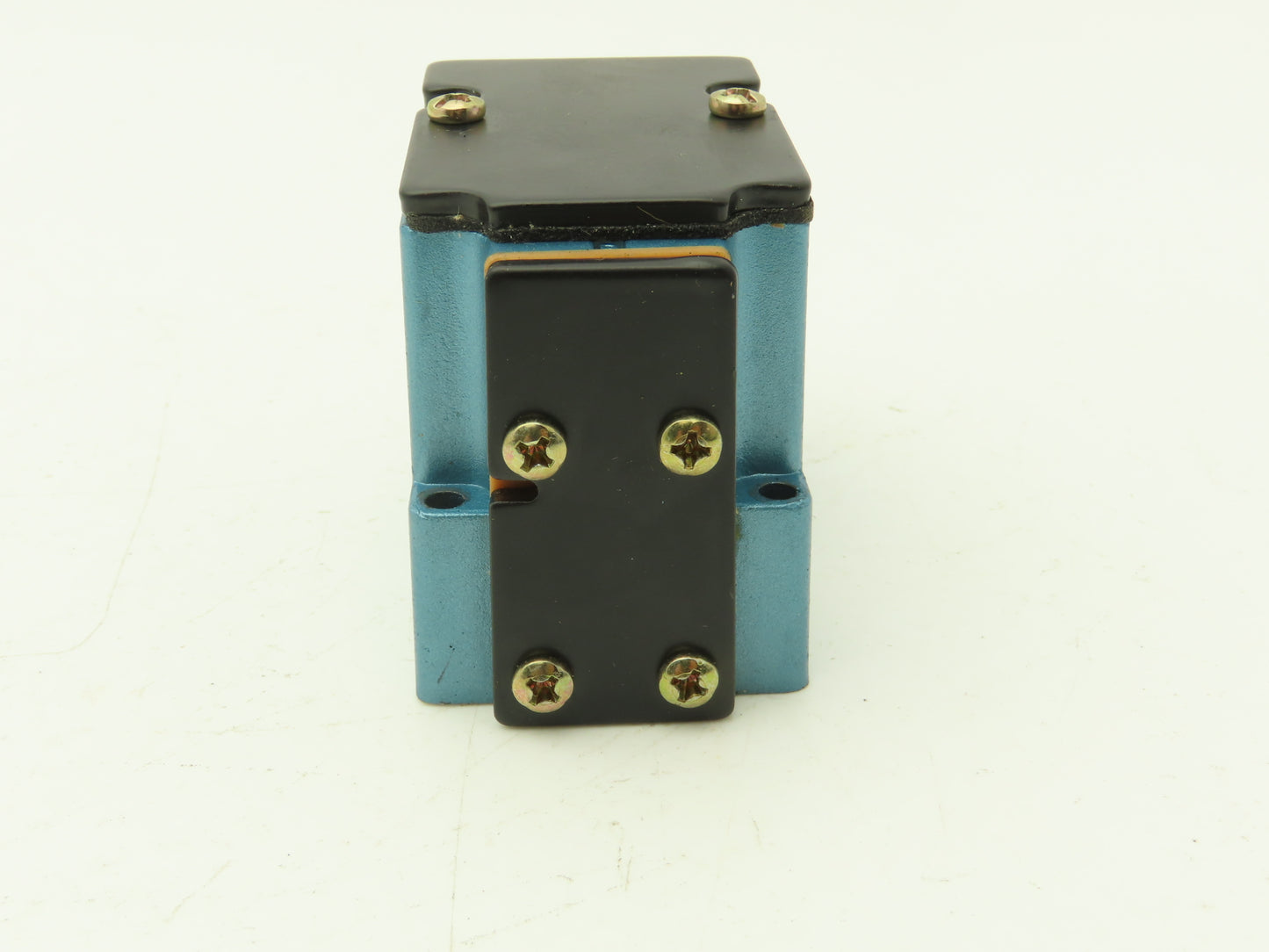 Mac 6222C-000-RA Pneumatic 4-Way Air Valve