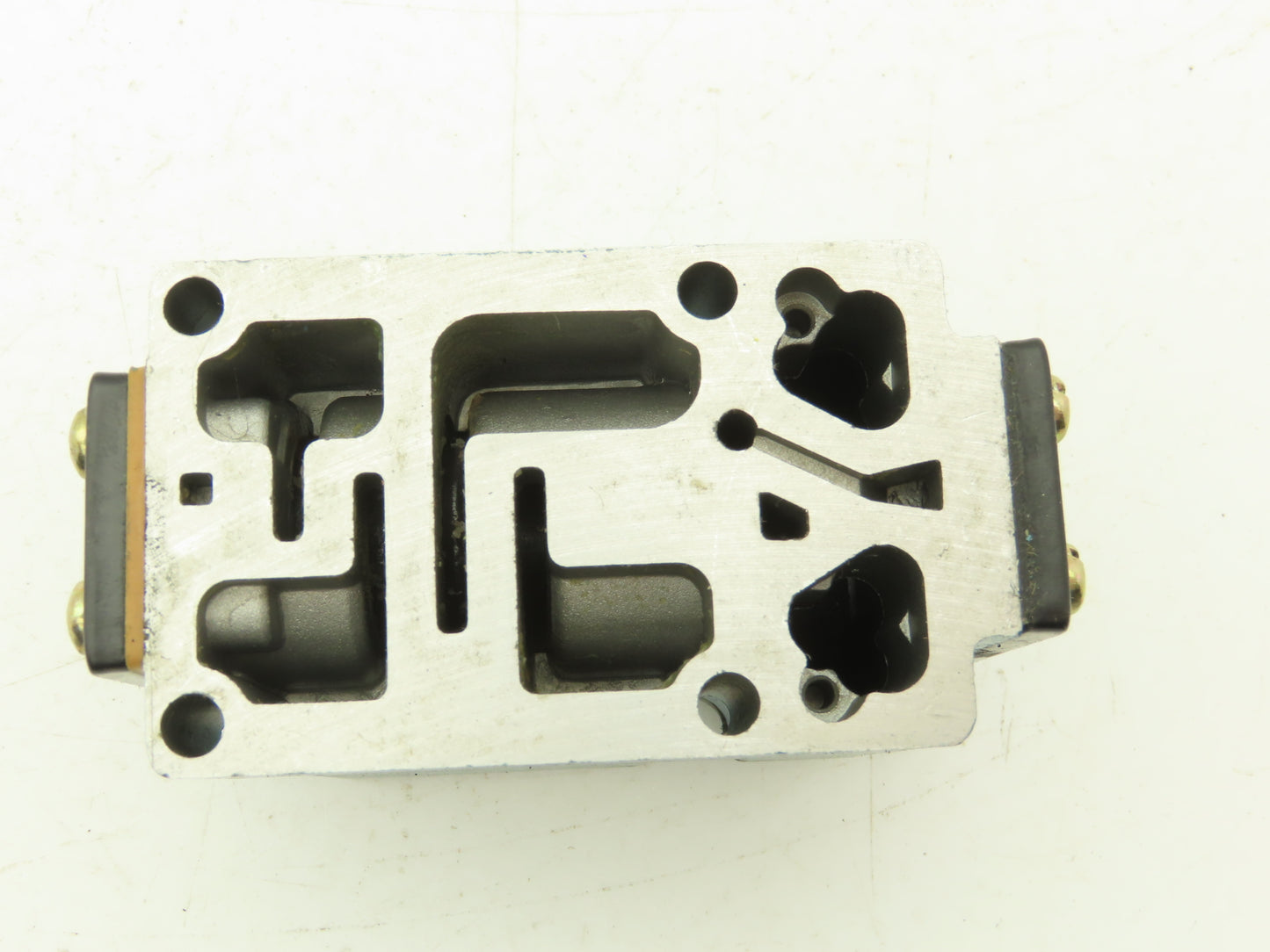 Mac 6222C-000-RA Pneumatic 4-Way Air Valve