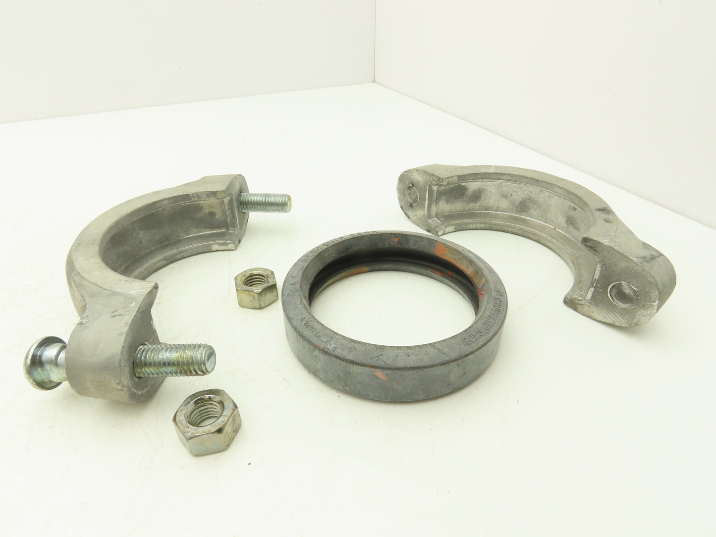 Victaulic Gustin Bacon GBMA 40 Aluminum 4" Grooved Pipe Coupling  Lot of 2