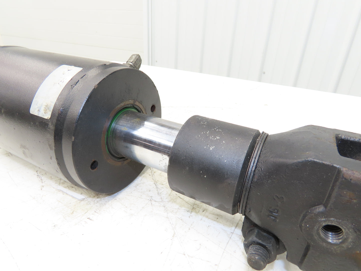 Yale 8503580 Forklift Hydraulic Tilt Cylinder Removed From ERC100HHN