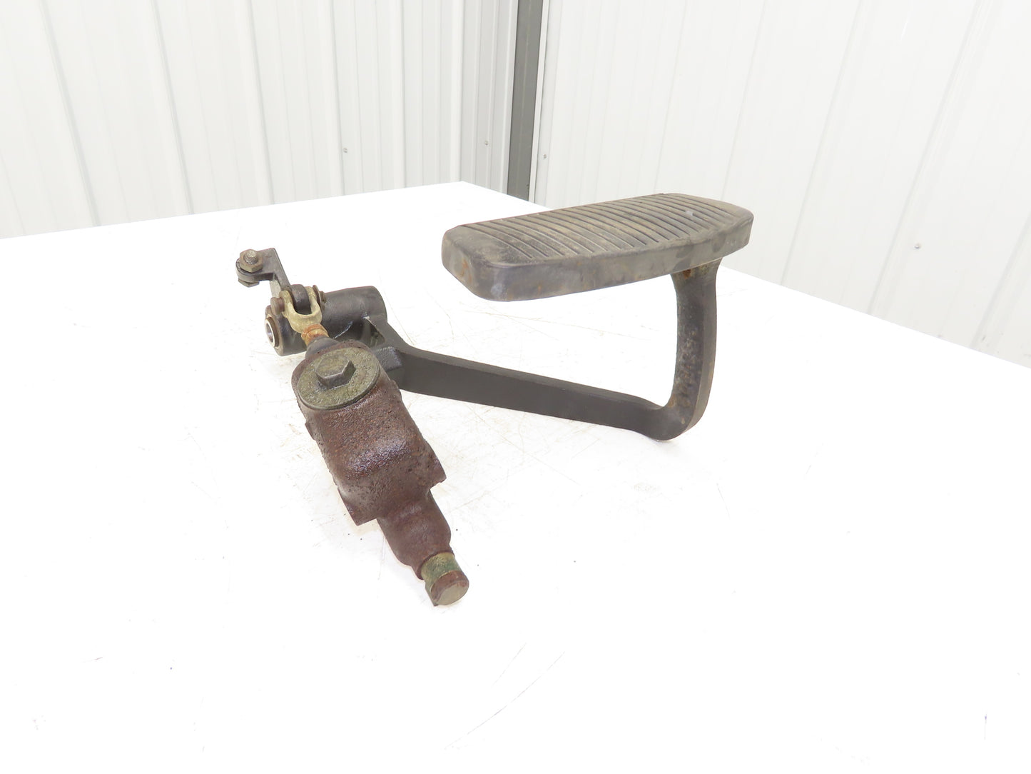 Yale Forklift Brake Pedal Master Cylinder Assembly Off ERC100HHN48TV096