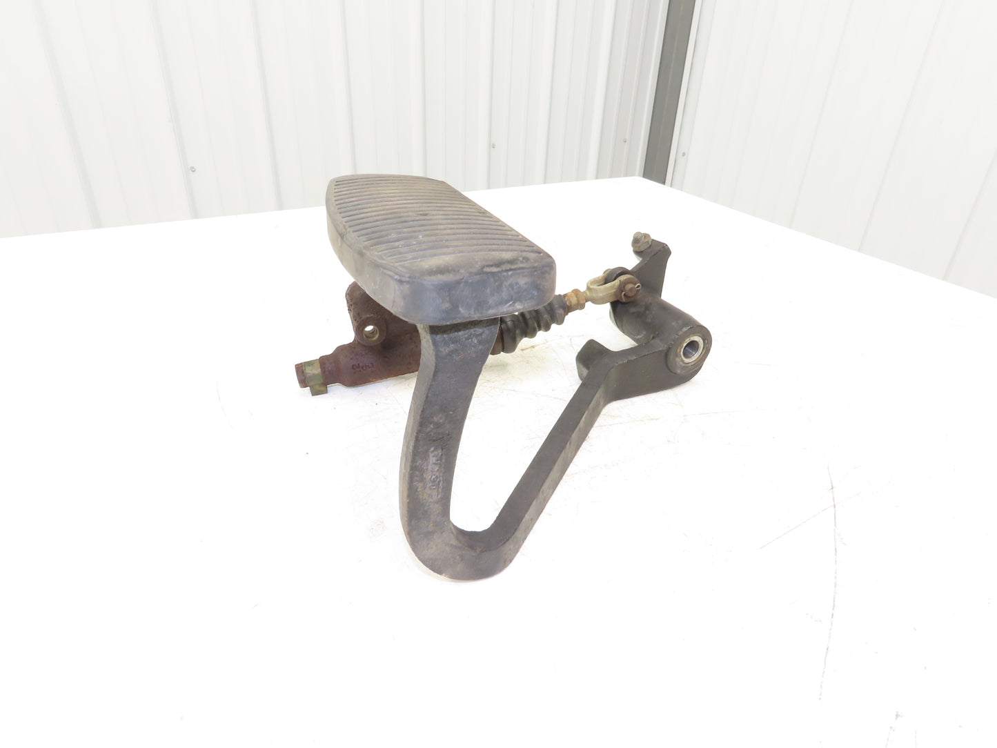 Yale Forklift Brake Pedal Master Cylinder Assembly Off ERC100HHN48TV096