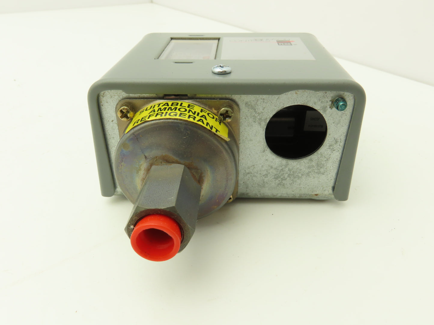 Johnson Controls P70AA-5C Open Low Pressure Control 20" HG 100 PSI 1/4" NPT