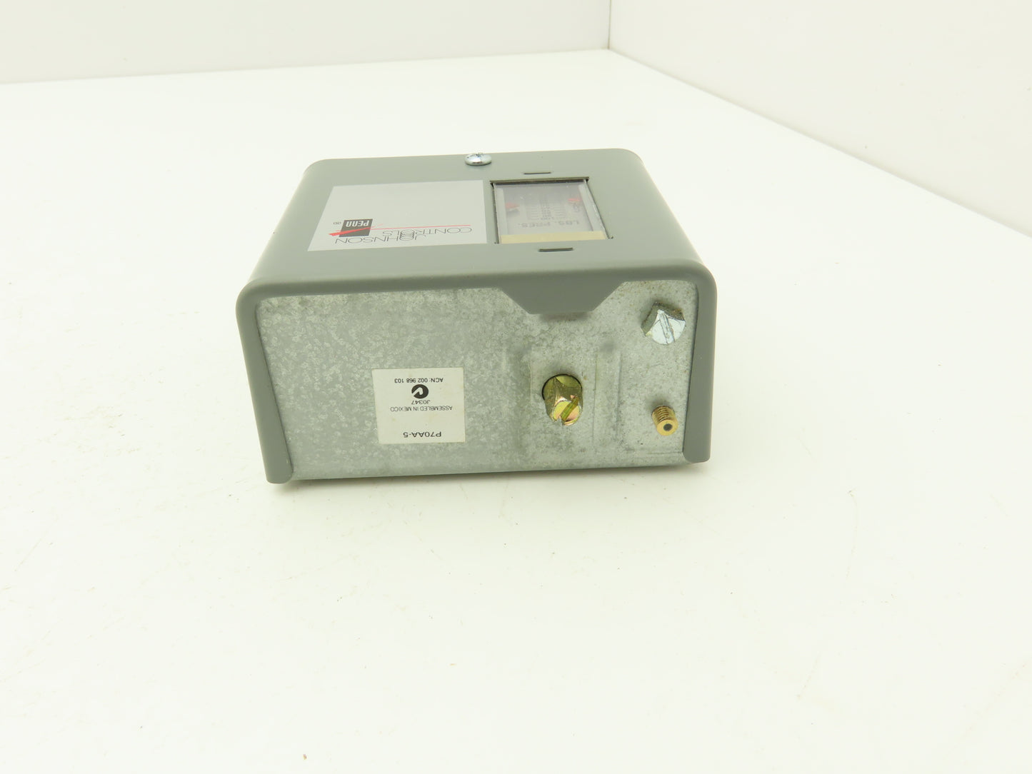 Johnson Controls P70AA-5C Open Low Pressure Control 20" HG 100 PSI 1/4" NPT