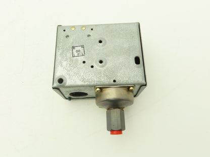 Johnson Controls P70AA-5C Open Low Pressure Control 20" HG 100 PSI 1/4" NPT