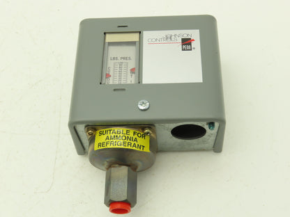 Johnson Controls P70AA-5C Open Low Pressure Control 20" HG 100 PSI 1/4" NPT