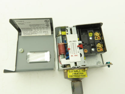 Johnson Controls P70AA-5C Open Low Pressure Control 20" HG 100 PSI 1/4" NPT