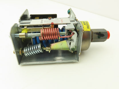 Johnson Controls P70AA-5C Open Low Pressure Control 20" HG 100 PSI 1/4" NPT