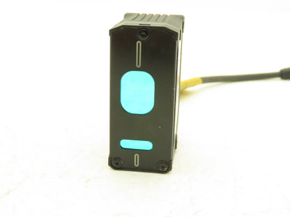 Keyence IL-S100 CMOS Multi-Function Analog Laser Sensor 75 to 130 mm Range