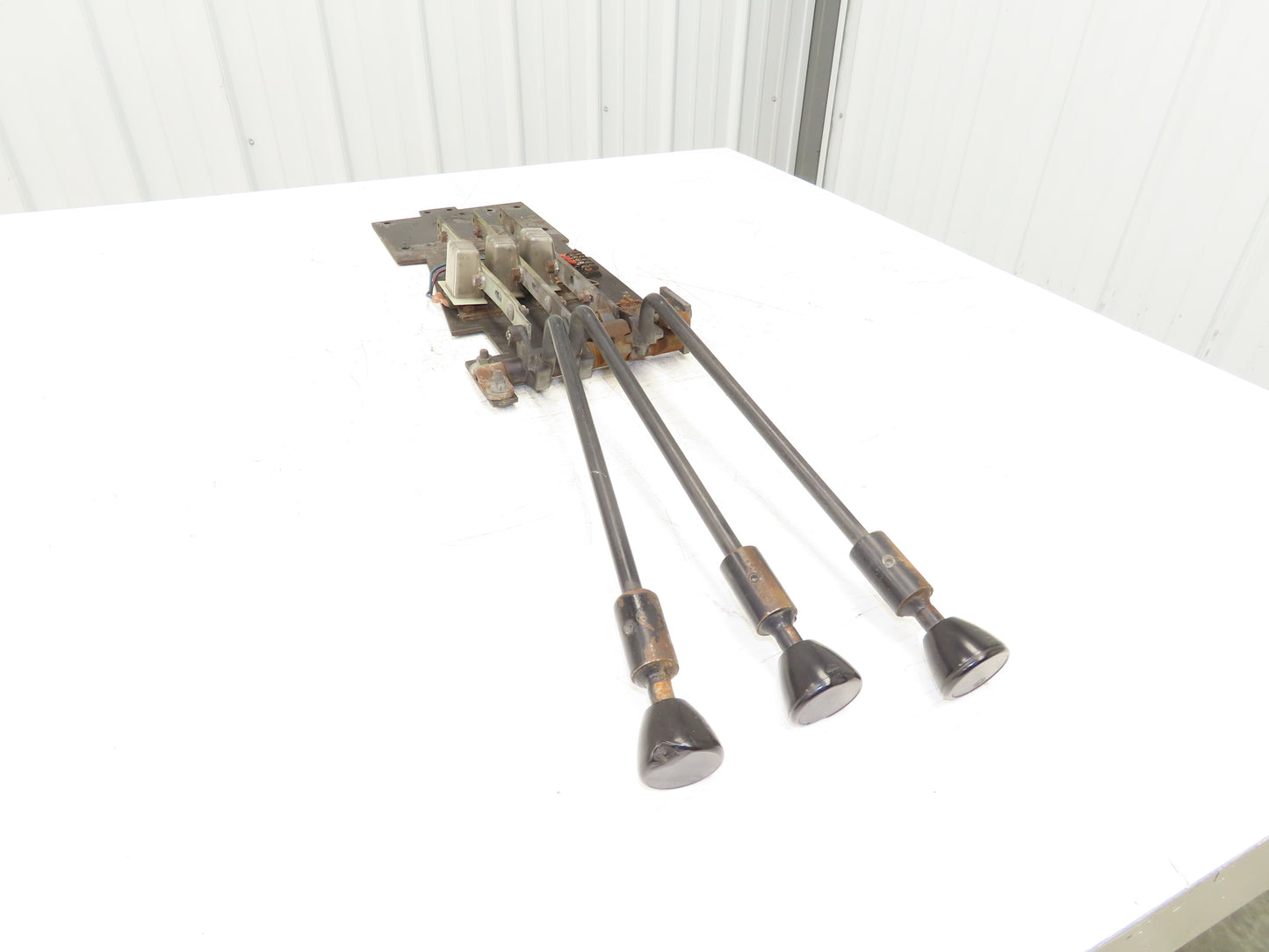 Yale Forklift Three Lever Control With Lift Tilt Shift Off ERC100HHN48TV096