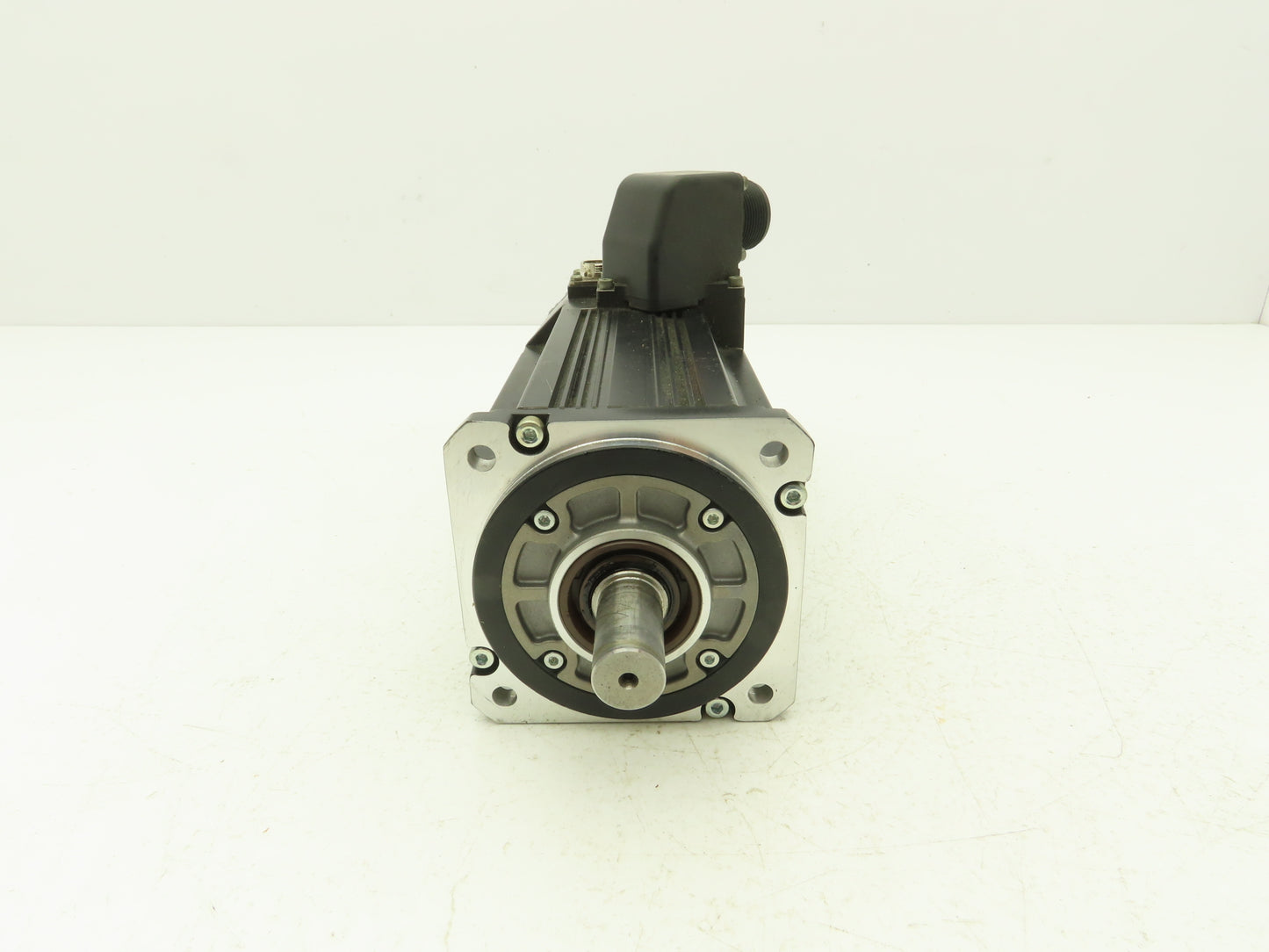 Mitsubishi HG-JR153B AC Servo Motor 1.5kw 102V 3PH 3000 RPM