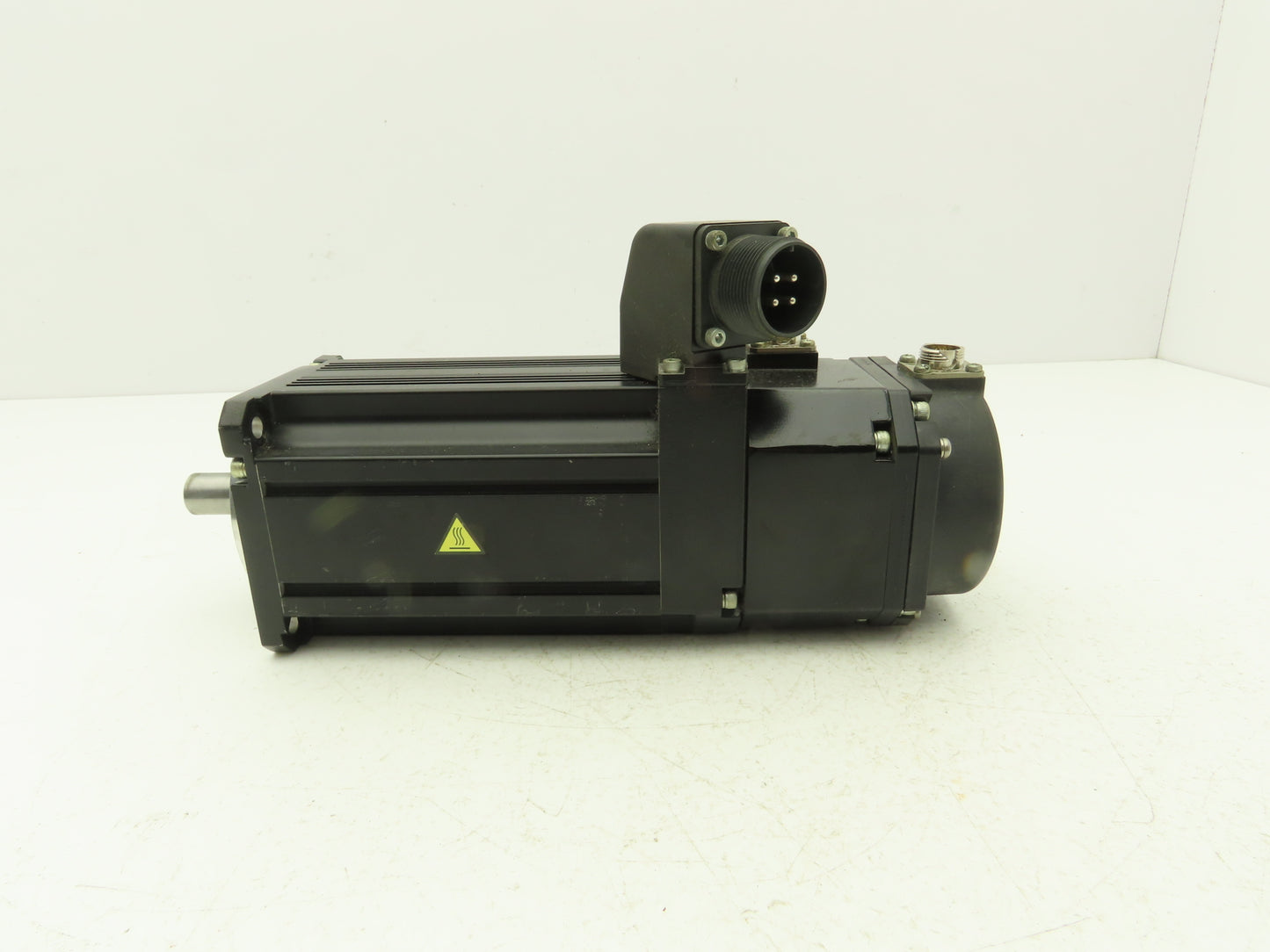 Mitsubishi HG-JR153B AC Servo Motor 1.5kw 102V 3PH 3000 RPM
