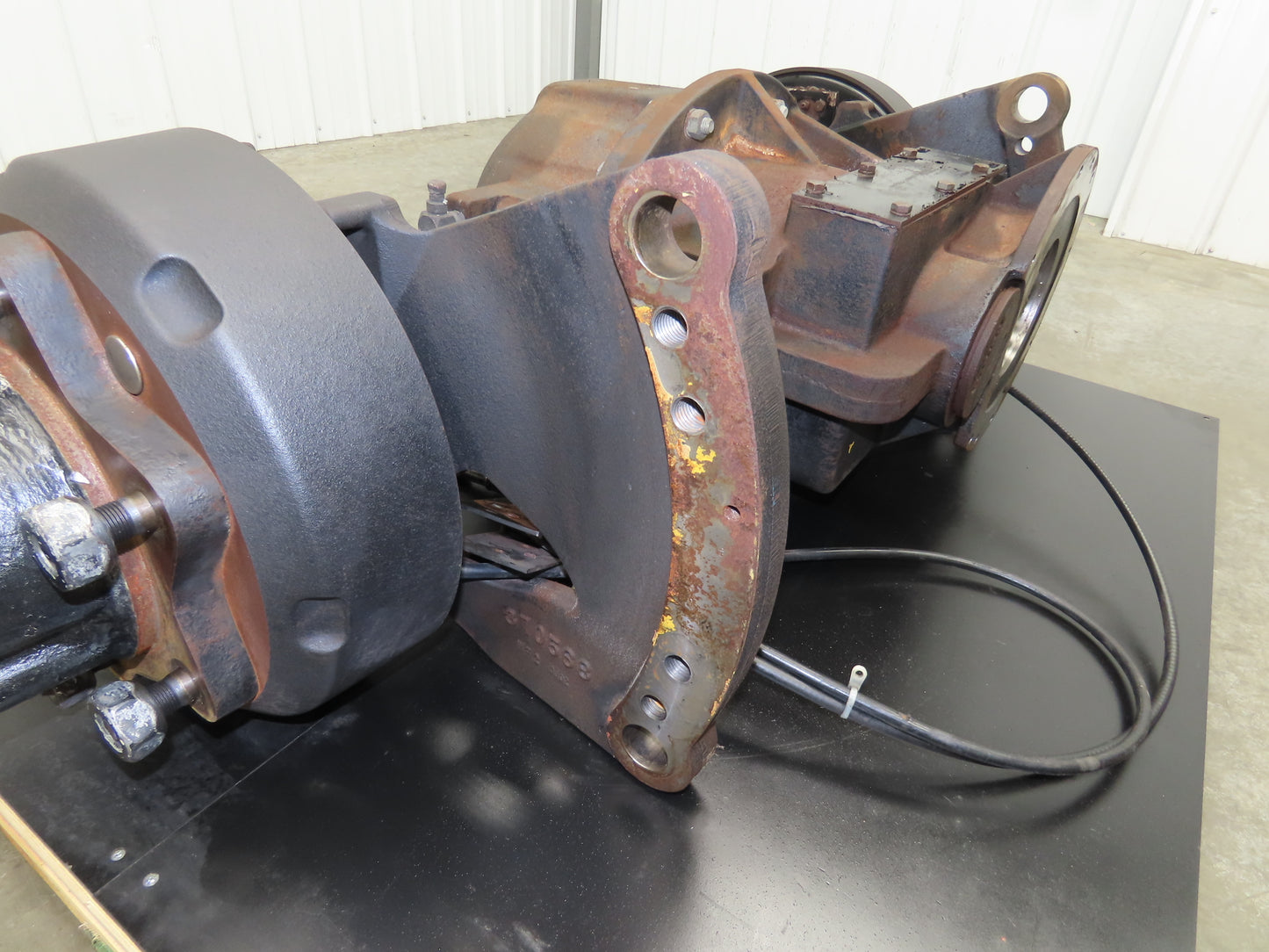 Yale Forklift Front Dual Wheel Drive Axle Assembly 6-Lug Off ERC100HHN48TV096