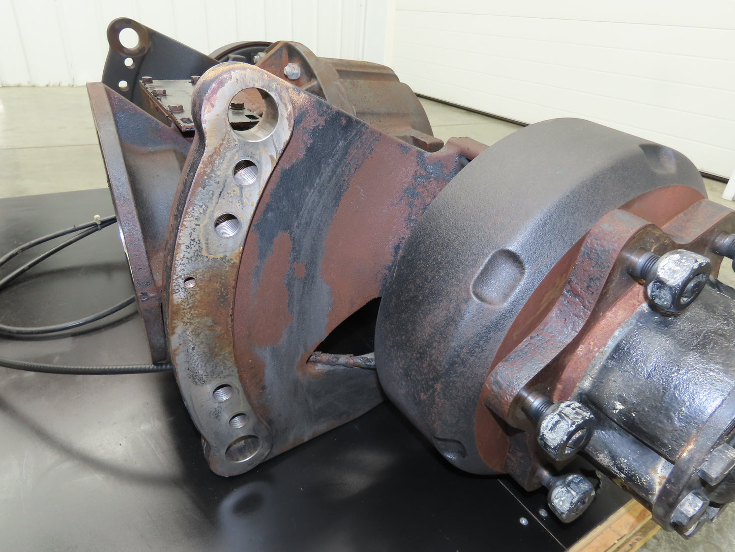 Yale Forklift Front Dual Wheel Drive Axle Assembly 6-Lug Off ERC100HHN48TV096