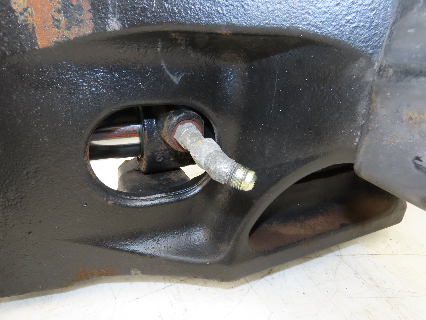 Yale Forklift Dual-Wheel Rear Axle Assembly Off ERC100HHN48TV096